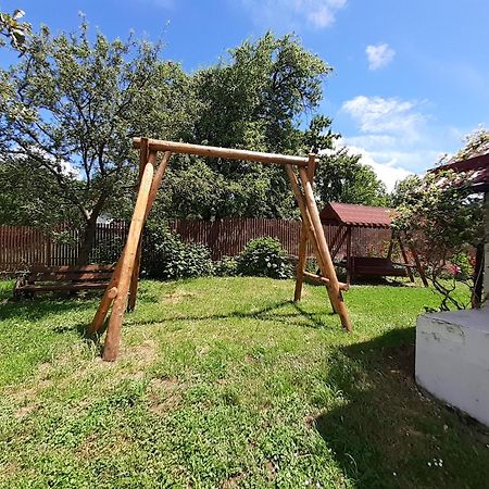Casa Silvia Hotel Căpăţîneni-Ungureni Eksteriør billede