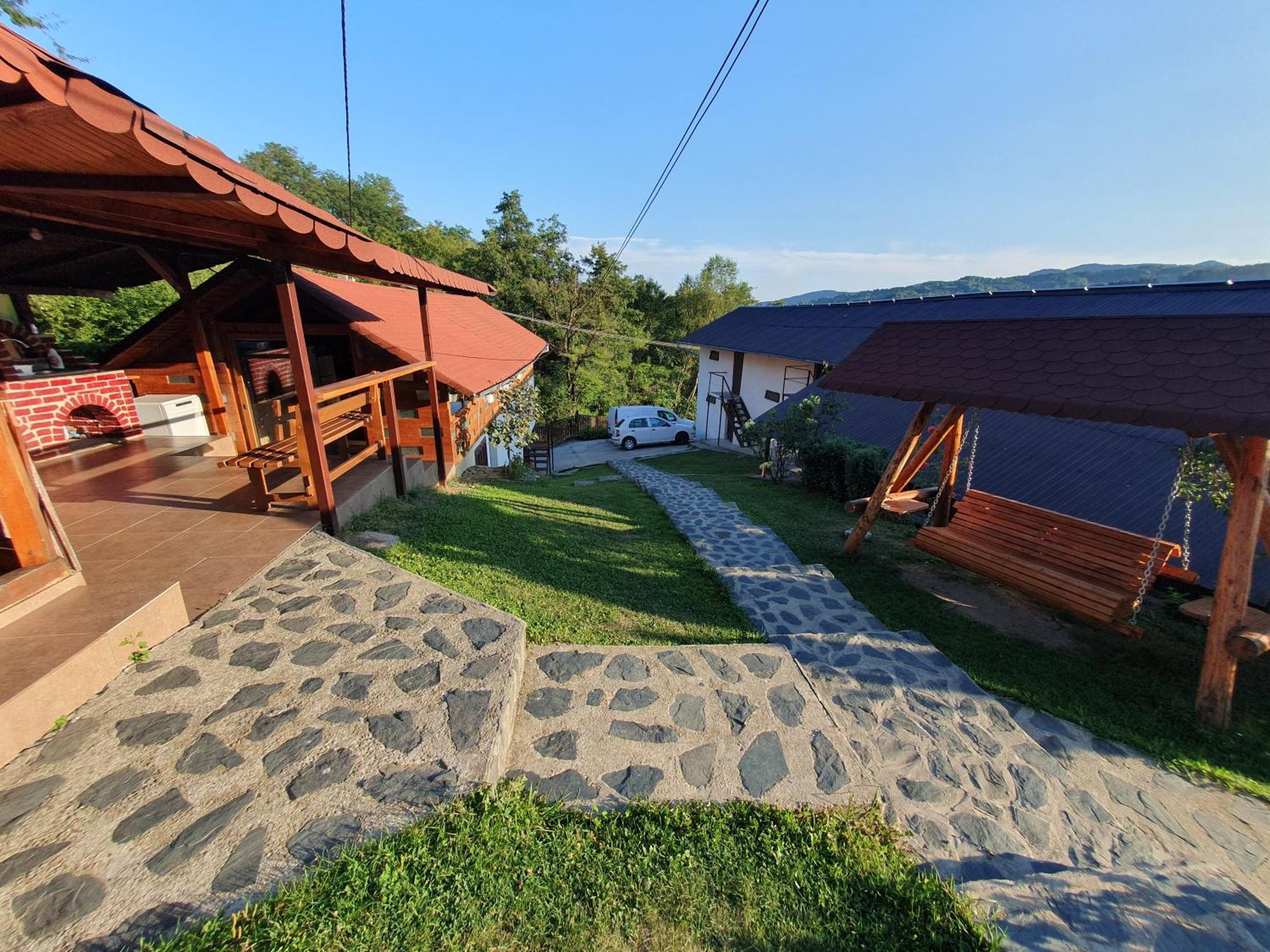 Casa Silvia Hotel Căpăţîneni-Ungureni Eksteriør billede